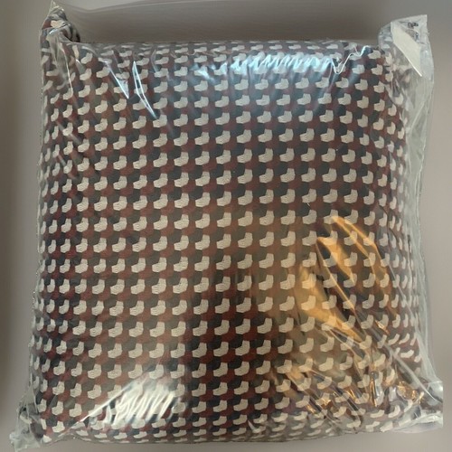 Next filled cushion - mono, red